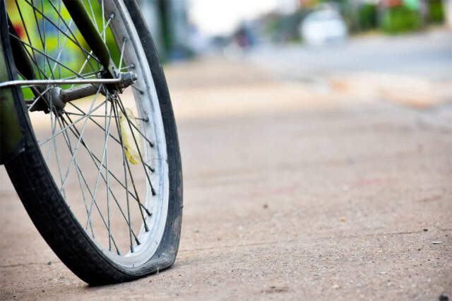 自転車のパンク症状は虫ゴムが原因
